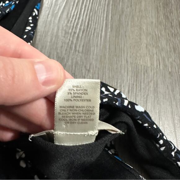 LOFT Outlet Black, White & Blue Geometric Print Sleeveless Faux Wrap Dress Sz XS - Picture 6 of 8